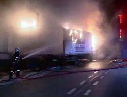 Örgüt Yandaşlarının Molotoflu Saldırısı Kamerada