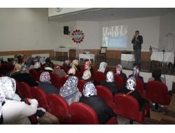 Gül Cemal Hatun Derneği 'Aile İçi İletişim' Semineri Düzenledi