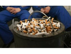 SİGARA ÖMÜRDEN 9 YIL ÇALIYOR