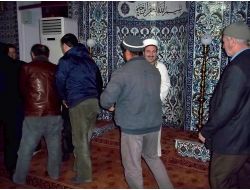 Bu Camide Her Cuma Sabahı Bayramlaşılıp Kahvaltı Ediliyor