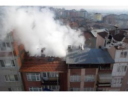 İzmit'te Çatı Yangını Korkuttu