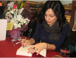 Yazar Nazan Bekiroğlu Erzurum'da Okurlarıyla Buluştu