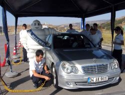 Hava Basıncı Az Lastikler Yol Güvenliğini Tehdit Ediyor