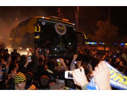 Fenerbahçe, Tezahüratlar Eşliğinde Samandıra'dan Arıldı
