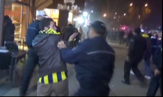 Polis taraftarlara müdahale etti!