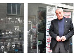 55 Yılda 300 Fotoğraf Makinesi Biriktirdi, Hayali Bir Fotoğraf Müzesi