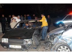 Kaza Yaptı Kaçtı: 2 Yaralı