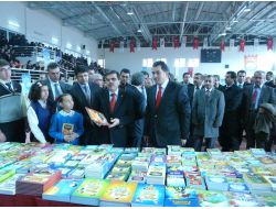 Öğrenciler İçin Kitap Fuarı Açıldı