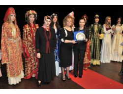 Uşak’ta Osmanlı Kıyafetleri Defilesi Düzenlendi