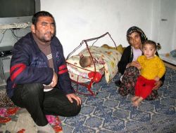 Behcet Hastası Murat Gündoğan, Tedavisi İçin Hayırseverlerden Yardım Bekliyor