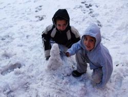 Bitlis'te Kar Çocuklar İçin Eğlence, Sürücüler İçin Eziyet Oldu