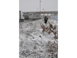 Edirne'de Kar Yağışı Ve Tipi Birlikte Etkili