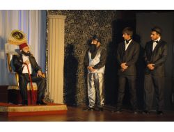 Adıyaman'da 'Abdülhamit Han' İsimli Tiyatro Eseri Sahnelendi
