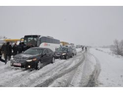Göksun'da Püren Tüneli Girişine Çığ Düştü Kahramanmaraş Yolu Kapandı