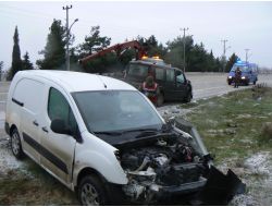 Keşan’da Trafik Kazası: İkisi Ağır, 3 Yaralı