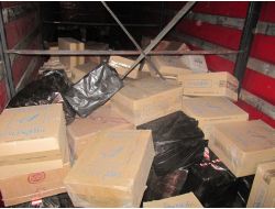 Tır'dan 74 Bin Paket Kaçak Sigara Çıktı