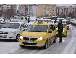 Buz Pistine Dönen Yollarda Sürücüler Zor Anlar Yaşadı