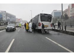 Metrobüs Yoldan Çıktı 1 Kişi Hafif Yaralandı