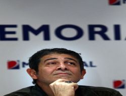 Lösemiyi Yenen Murat Göğebakan Kameraların Karşısına Geçti