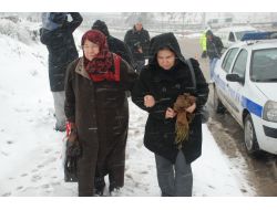 Kocaeli’nde Kar Sürücüleri Hazırlıksız Yakaladı