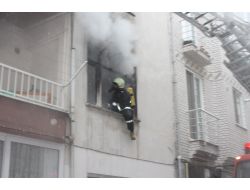 Soba Devrildi, Çıkan Yangında Bir Ev Kullanılamaz Hale Geldi