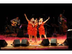 The Puppini Sisters, 50’li Yılların Blues Ve Caz Klasiklerini Seslendirdi