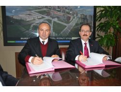 Uşak Belediyesi Yeni Hizmet Binasının Yapım Protokolü İmzalandı