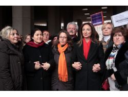 Chp Milletvekili Nazlıaka, Arınç Hakkında Suç Duyurusunda Bulundu