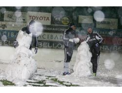 Beşiktaş, Kar Altında Çalıştı Ve Kampa Girdi