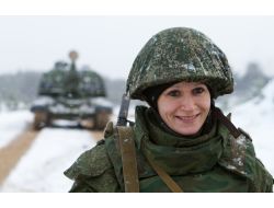 Rus Kadınlara Askerlik Yolu Gözüktü