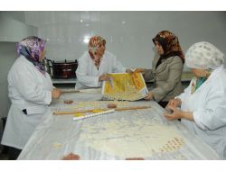 Mamaklı Kadınlar, Mantı Açarak Aile Bütçesine Katkı Sağlıyor