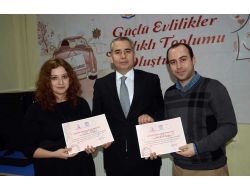Evliliği Kursta Öğreniyorlar