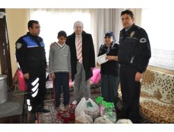 Göksun Kaymakamı, İhtiyaç Sahibi Aileleri Evinde Ziyaret Ediyor