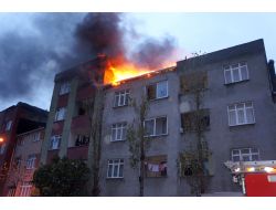 Apartmanın Çatısı Alev Alev Yandı