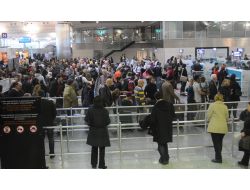Pasaport Sistemindeki Arıza Yolcuları Mağdur Etti