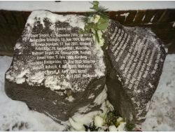 Nsu Terörüne Kurban Gidenler İçin Hamburg’da Anıt Heykel Dikildi