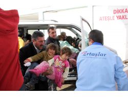 Başkale’de Düğün Konvoyunda Kaza: 1 Ölü, 20 Yaralı