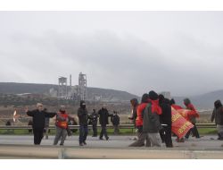 Yol Kapatmak İsteyen Grupla, Güvenlik Güçleri Arasında Arbede Çıktı