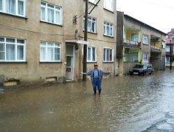 Şiddetli Yağmur Edremit Körfezi'ni Teslim Aldı!