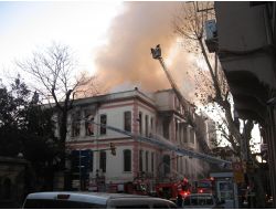 İl Milli Eğitim Müdürlüğü'ndeki Yangın Kontrol Altına Alındı