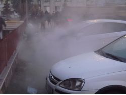 Uşak’ta Park Halindeki Araba Yandı