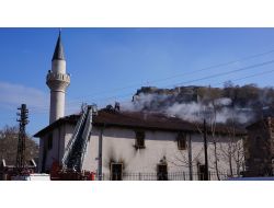 Tarihi Tabakhane Camii'nde Çıkan Yangın Korkuttu