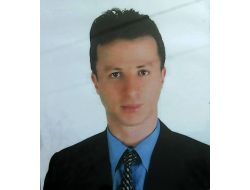 Babasıyla Aynı Yaşta Ölen Genç Öğretmen, Öğrencilerini Yasa Boğdu