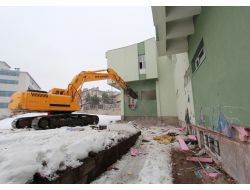 Kültür Merkezi Binasının Yıkımına Başlandı