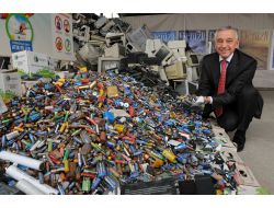 Doçev 1 Milyon 560 Bin Atık Pil Topladı