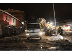 Ağrı Belediyesi Kar Temizleme Çalışmalarını Sürdürüyor