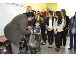 Alaplı Myo Öğrencilerinden İhtiyaç Sahibi Öğrencilere Giyim Yardımı