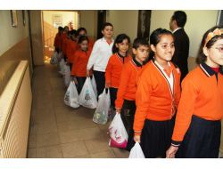 Mardinli Öğrencilerden Suriyeli Ailelere Anlamlı Yardım