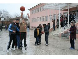 Beden Eğitimi Bölümü Öğrencileri, Özel Çocuklara Spor Eğitimi Veriyor
