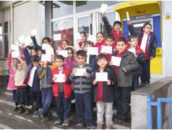 Öğrenciler Yeni Yıla Girerken, Sevdiklerine Kartpostal Gönderdi